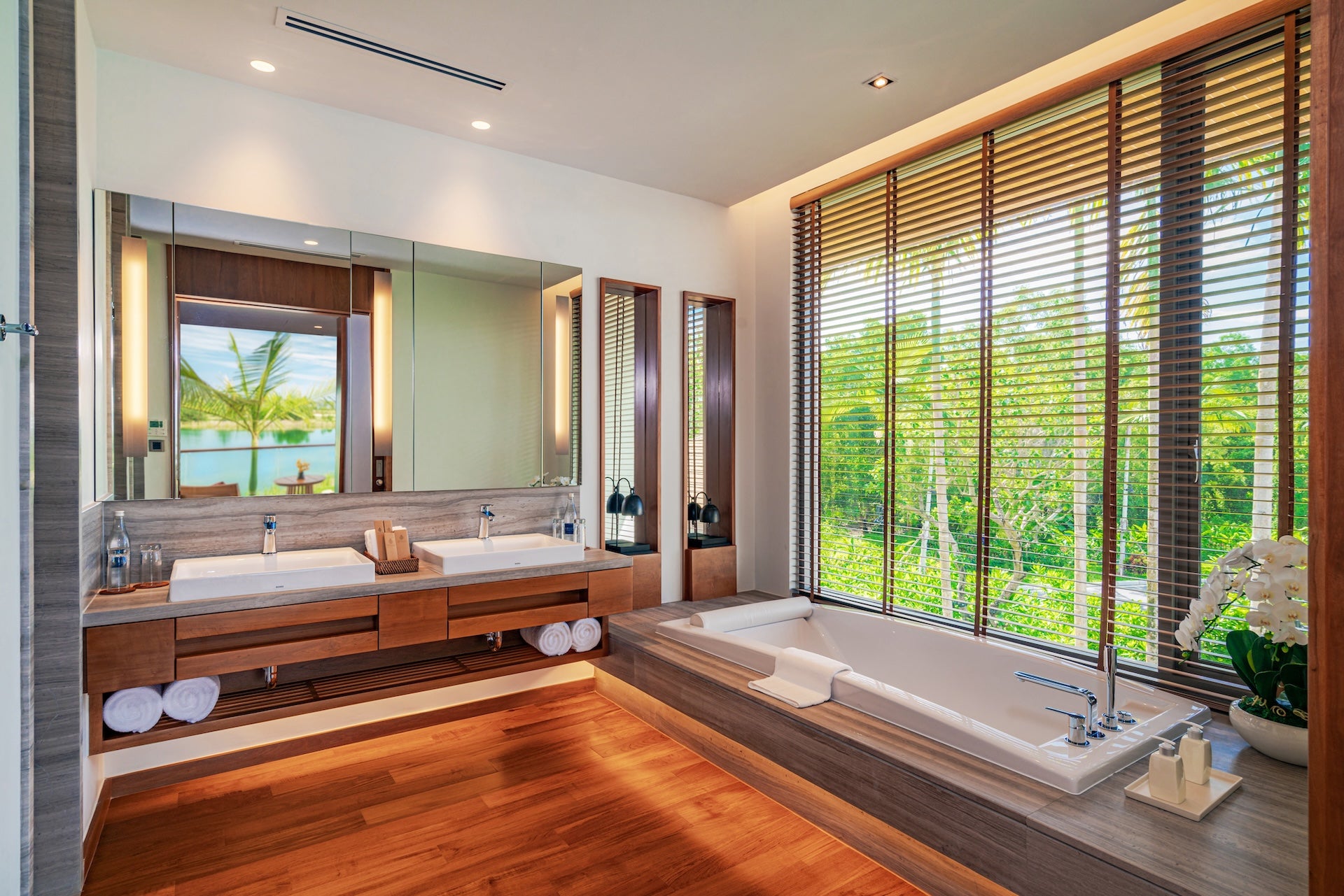 Aquella 2-bedroom Lake Front Villa