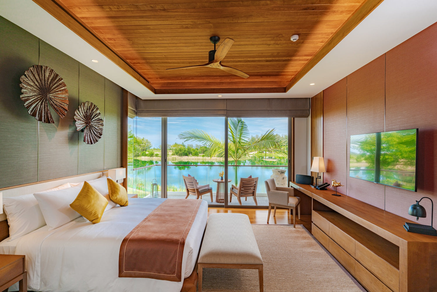 Aquella 4-bedroom Lake Front Villa
