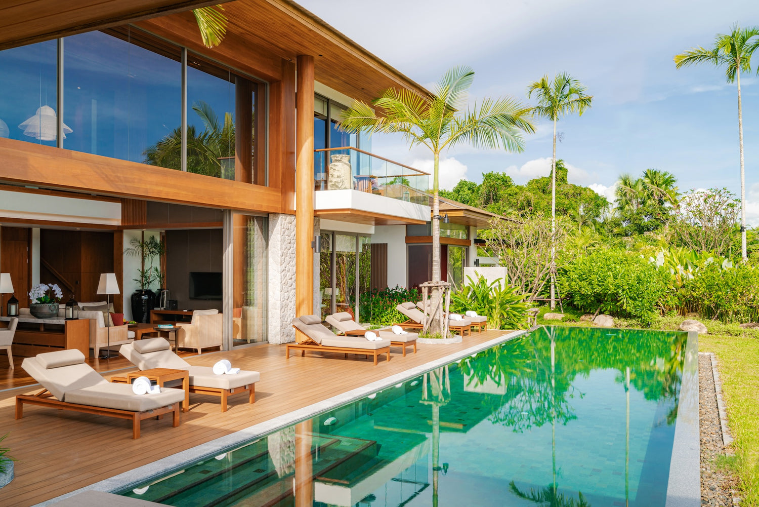 Aquella 4-bedroom Lake Front Villa