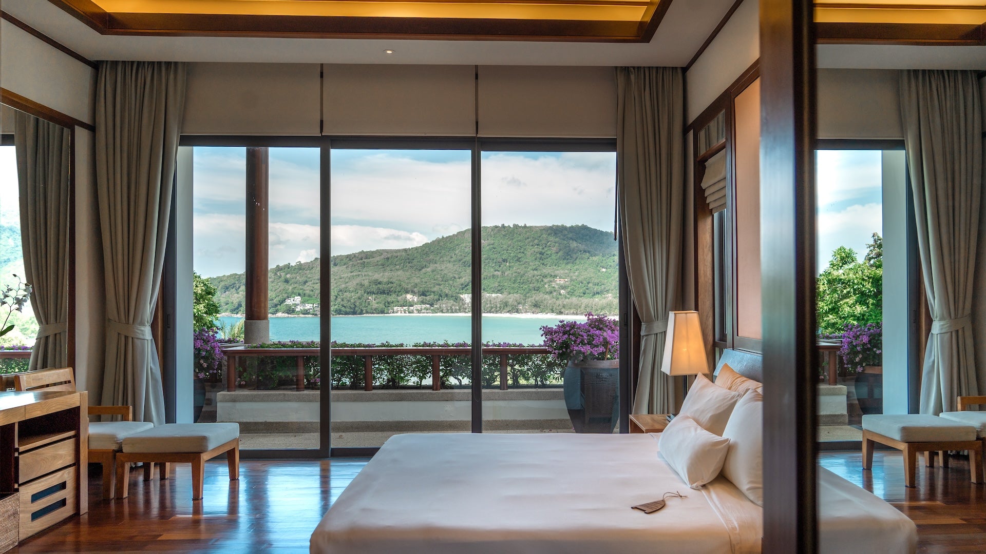 4-Bedroom Penthouse Jacuzzi Suite